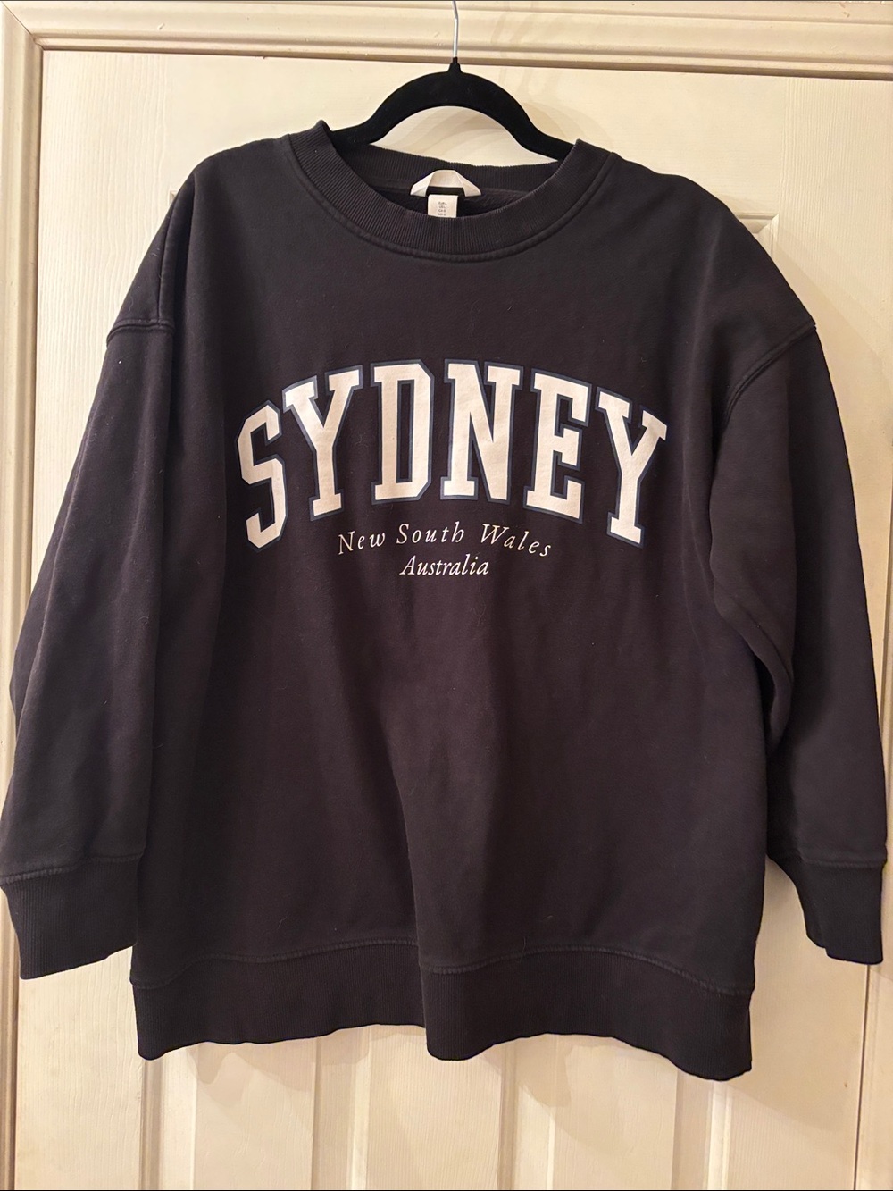 H&M Sydney Graphic Crewneck Sweatshirt - oversized Large EUC